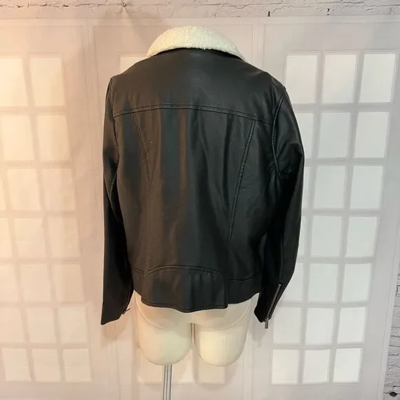 Torrid Faux Leather Sherpa Line Moto Jacket size 1x - Picture 8 of 14